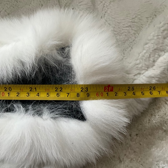 **FALL SALE** Fox Fur Headband/Hat - Picture 5 of 5